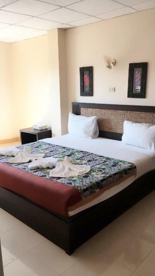 R.T. Hotel Khao Lak Esterno foto